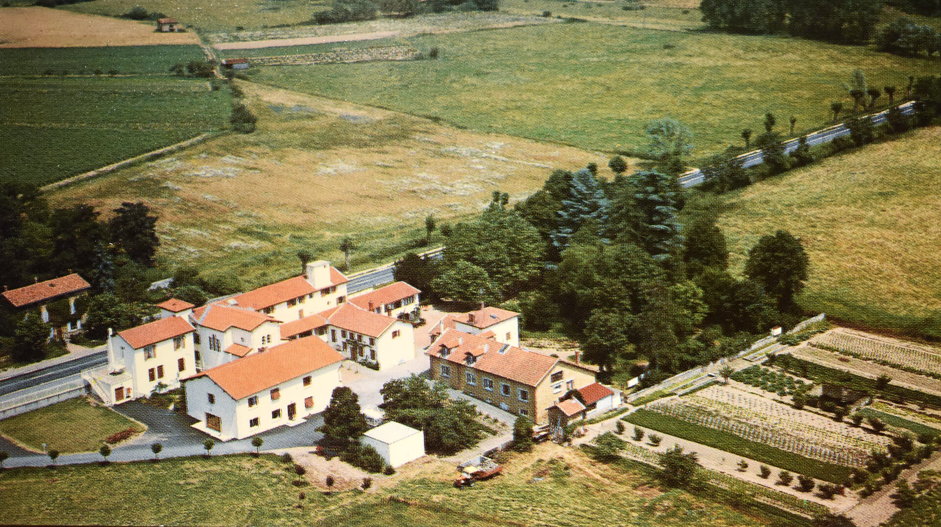 Photo aérienne de la Salette dans les années 70